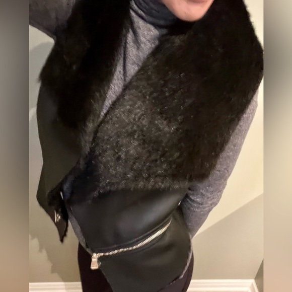 Faux leather and fur trim sleeveless vest - Picture 2 of 15